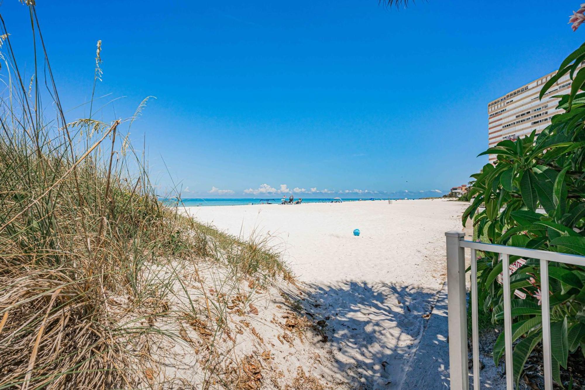 Beachside Retreat W Heated Pool St. Pete Beach Exterior photo